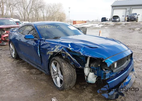 2017 Ford Mustang Gt Premium z USA, uszkodzony, nr VIN 1FA6P8CF3H5235338